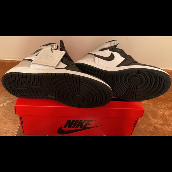 Air Jordan 1 Silver Toe - Picture 4 of 5